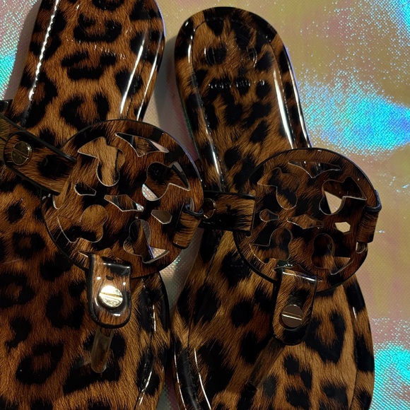 ✨ Leopard Print Sandals ✨ - Picture 2 of 8